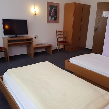Hotel-Cafe Am Rathaus Гарделеген Екстериор снимка