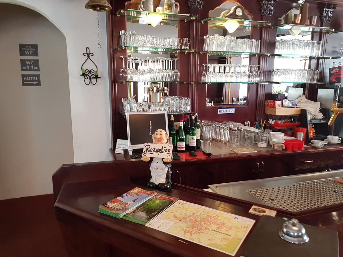 Hotel-Cafe Am Rathaus Гарделеген Екстериор снимка
