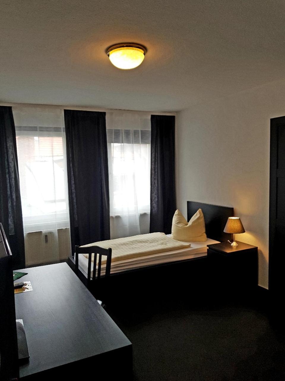 Hotel-Cafe Am Rathaus Гарделеген Екстериор снимка